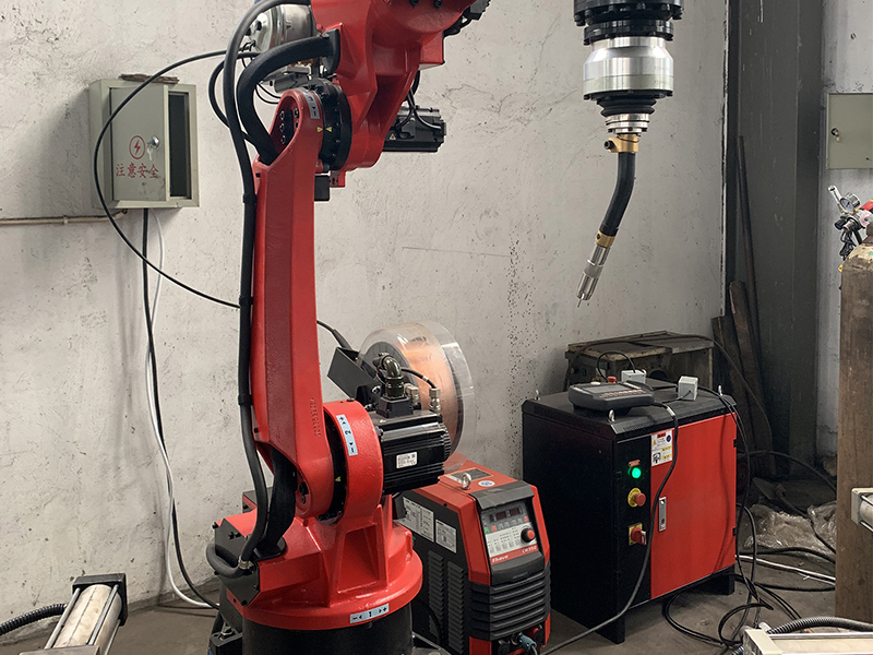 De introductie van een lasrobot bij Emax vertegenwoordigt China's ondernemersrevolutie in de industrie